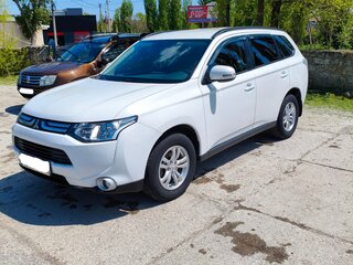 2013 Mitsubishi Outlander III, белый, 1600000 рублей, вид 1