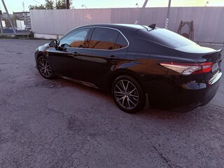 2021 Toyota Camry VIII (XV70) Рестайлинг, чёрный, 3300000 рублей, вид 3