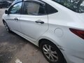 2013 Hyundai Solaris I, белый, 420000 рублей - вид 1