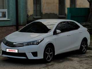 2014 Toyota Corolla XI (E160, E170, E180), белый, 1450000 рублей, вид 1
