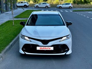 2019 Toyota Camry VIII (XV70), белый, 2049000 рублей, вид 2