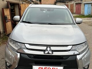 2018 Mitsubishi Outlander III Рестайлинг 2, серебристый, 2700000 рублей, вид 3