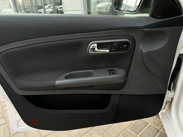 2008 SEAT Ibiza III Рестайлинг, белый, 270000 рублей - вид 4