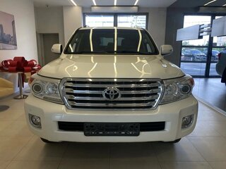2012 Toyota Land Cruiser 200 Series Рестайлинг 1, белый, 3090000 рублей, вид 2