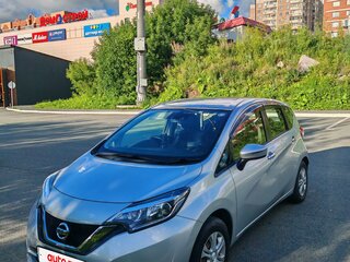 2017 Nissan Note II Рестайлинг, серебристый, 960000 рублей, вид 1