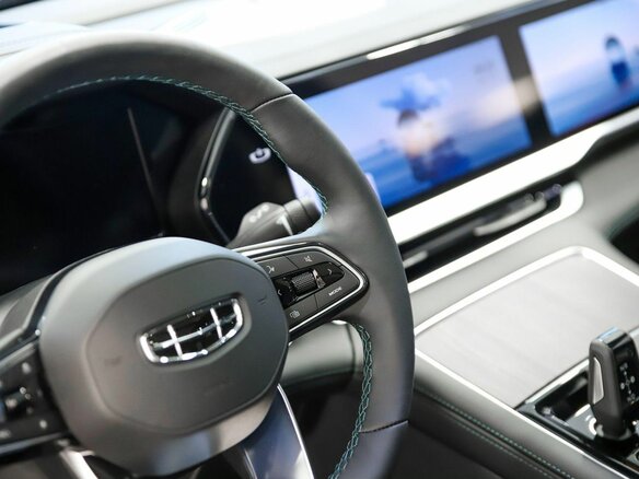 2026 Geely Monjaro I, серебристый - вид 10