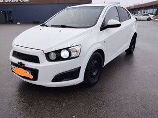 2013 Chevrolet Aveo II, белый, 499000 рублей, вид 3
