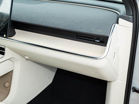 2026 Toyota bZ3X 58.3 kWh, чёрный, 2843003 рублей - вид 15