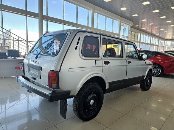 2012 Lada (ВАЗ) 2131 (4x4) 213105 I, серебристый, 455000 рублей - вид 7