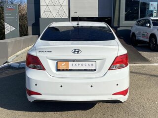 2016 Hyundai Solaris I Рестайлинг, белый, 815000 рублей, вид 5