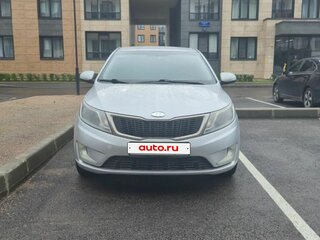 2012 Kia Rio 5-speed III, серебристый, 600000 рублей, вид 2
