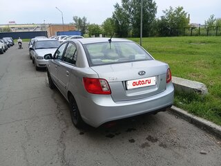 2011 Kia Rio II Рестайлинг, серебристый, 550000 рублей, вид 3