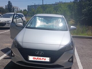 2020 Hyundai Solaris II Рестайлинг, серебристый, 1399000 рублей, вид 1
