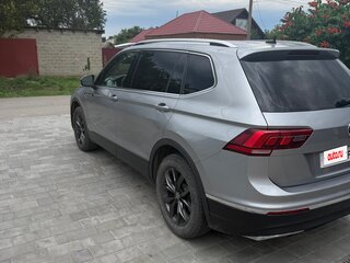 2023 Volkswagen Tiguan Allspace II Рестайлинг, серый, 3290000 рублей, вид 5