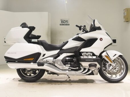 2026 Honda GL 1800 Gold Wing, белый, 3096000 рублей, вид 2