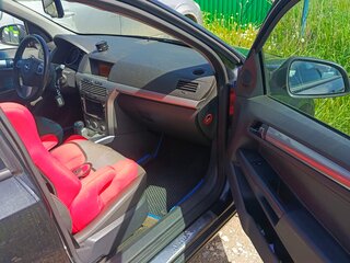 2014 Opel Astra H Рестайлинг, чёрный, 819000 рублей, вид 4