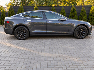 2018 Tesla Model S 75D I Рестайлинг, серый, 3180000 рублей, вид 3