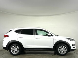 2018 Hyundai Tucson III Рестайлинг, белый, 2300000 рублей, вид 5