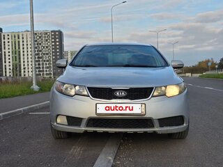 2011 Kia Cerato 4-speed II, серебристый, 350000 рублей, вид 2