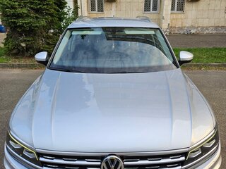 2017 Volkswagen Tiguan II, серебристый, 2490000 рублей, вид 3