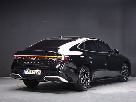 2023 Hyundai Sonata VIII (DN8) Рестайлинг, чёрный, 2450000 рублей, вид 3