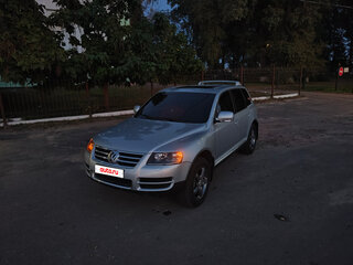 2006 Volkswagen Touareg I Рестайлинг, серебристый, 850000 рублей, вид 2