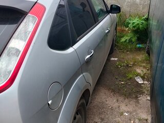 2010 Ford Focus II Рестайлинг, серебристый, 480000 рублей, вид 2