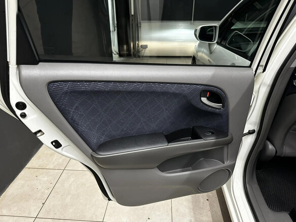 2009 Honda Stream II Рестайлинг, белый, 1290000 рублей - вид 18