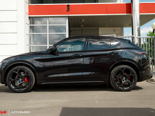 2025 Alfa Romeo Stelvio I Рестайлинг 2, чёрный, 8390000 рублей, вид 3