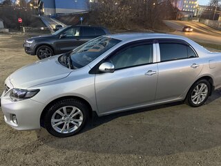 2011 Toyota Corolla X (E140, E150) Рестайлинг, серебристый, 1160000 рублей, вид 5