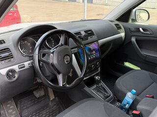 2014 Skoda Yeti I Рестайлинг, белый, 740000 рублей, вид 5