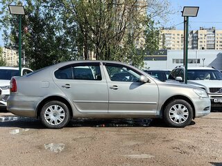2010 Skoda Octavia II (A5) Рестайлинг, серый, 489000 рублей, вид 4