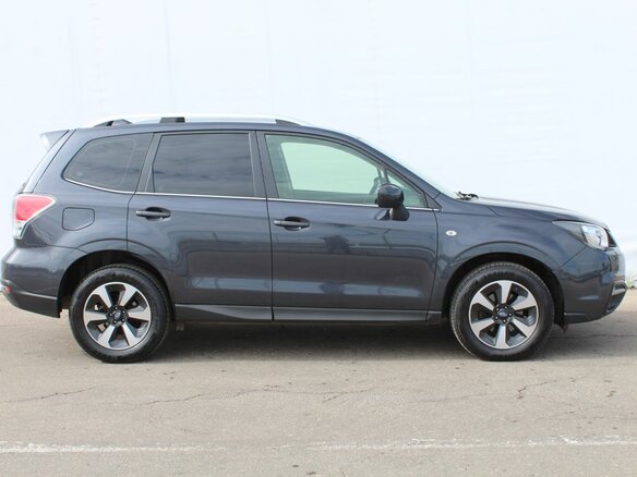 2017 Subaru Forester IV Рестайлинг 2, серый, 1900000 рублей - вид 7