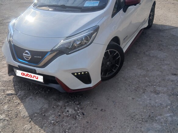 2018 Nissan Note Nismo e-Power II Рестайлинг, белый, 1230000 рублей