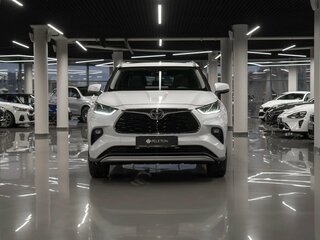 2025 Toyota Highlander IV (XU70), белый, 5450000 рублей, вид 3
