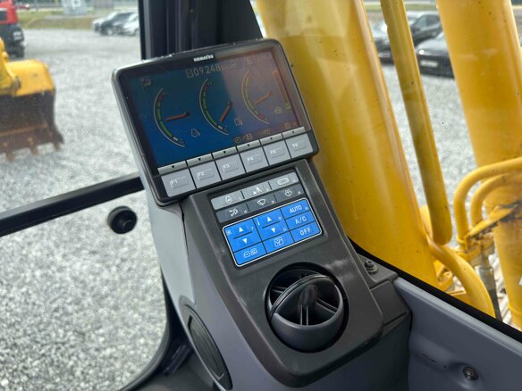 2019 Komatsu PC220-8, жёлтый - вид 15