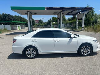 2016 Toyota Camry VII (XV50) Рестайлинг, белый, 1630000 рублей, вид 2