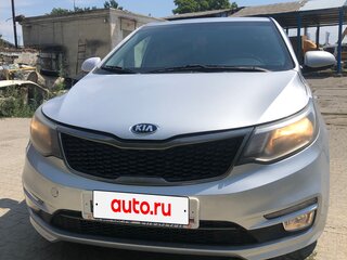 2016 Kia Rio III Рестайлинг, серебристый, 630000 рублей, вид 3