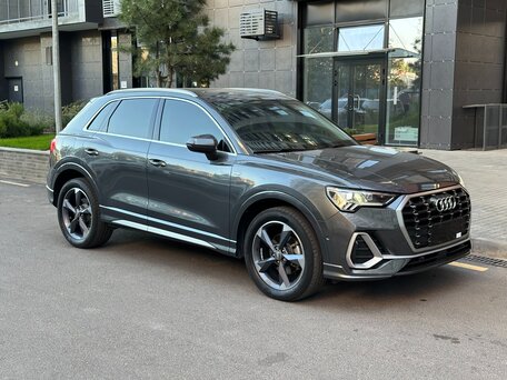 2022 Audi Q3 35 TFSI II (F3), серый, 2800000 рублей, вид 3