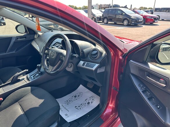 2013 Mazda Axela II Рестайлинг, красный - вид 10