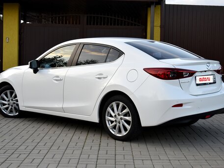 2018 Mazda 3 III (BM) Рестайлинг, белый, 1995000 рублей, вид 3