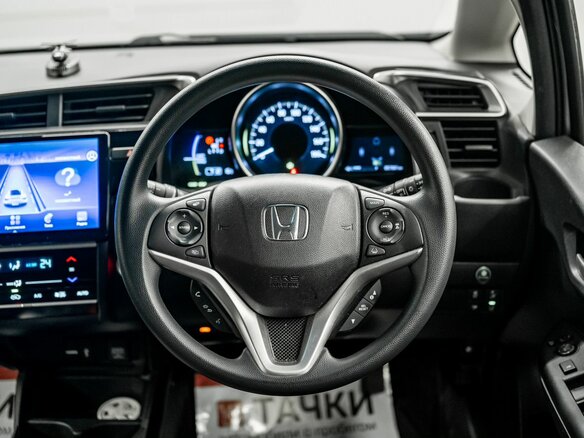 2018 Honda Fit III Рестайлинг, серебристый, 1075000 рублей - вид 7