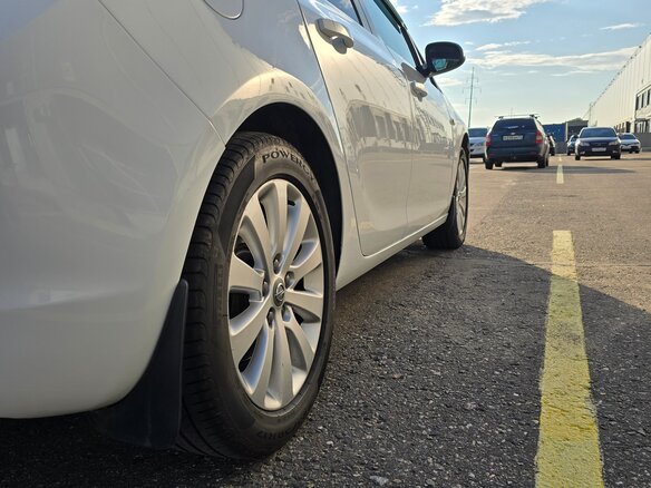 2011 Opel Astra J, белый, 800000 рублей - вид 12