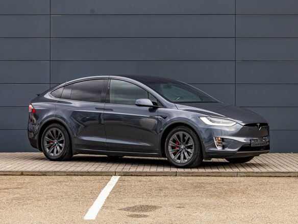 2019 Tesla Model X 90D I, серый, 5195000 рублей - вид 2