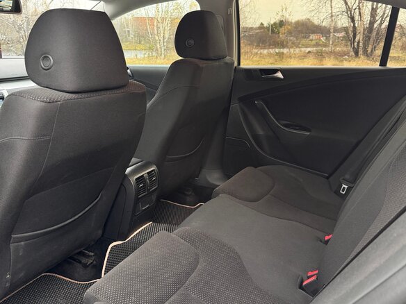 2010 Volkswagen Passat B6, серый, 750000 рублей - вид 18