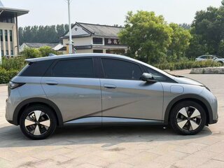 2025 BYD Dolphin 45.12 kWh I Рестайлинг, серебристый, 1840000 рублей, вид 4