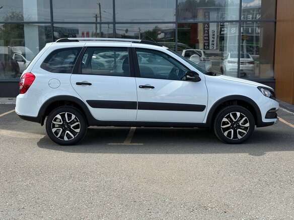2026 Lada (ВАЗ) Granta Cross I Рестайлинг, белый, 1205000 рублей - вид 5