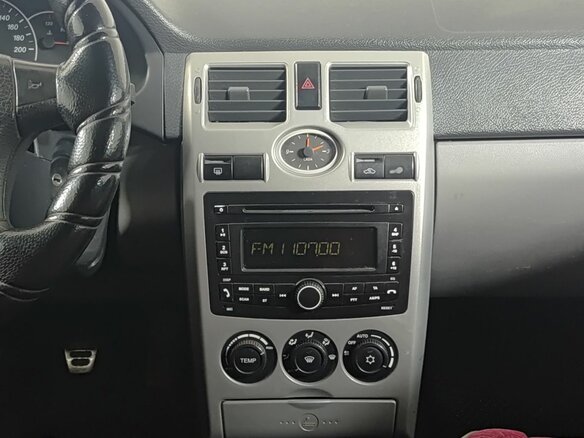 2011 Lada (ВАЗ) Priora I, белый, 125000 рублей - вид 17
