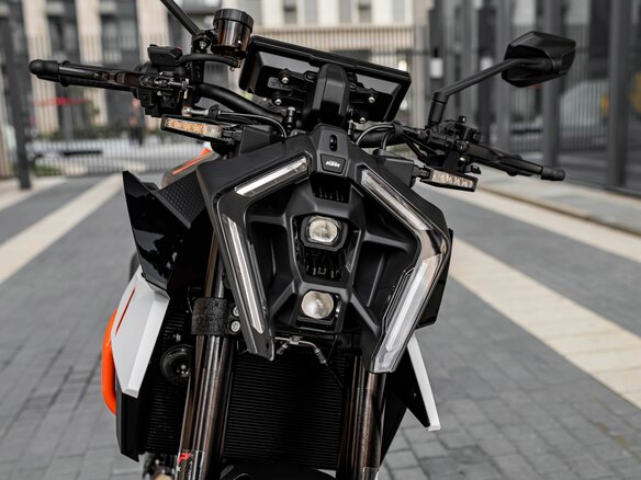 2026 KTM 990 Duke, оранжевый, 1990000 рублей - вид 4