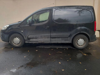 2011 Peugeot Partner II, чёрный, 450000 рублей, вид 3